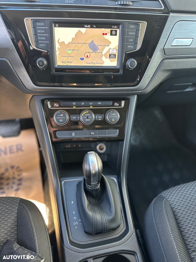 Volkswagen Touran 2.0 TDI DSG Comfortline - 14