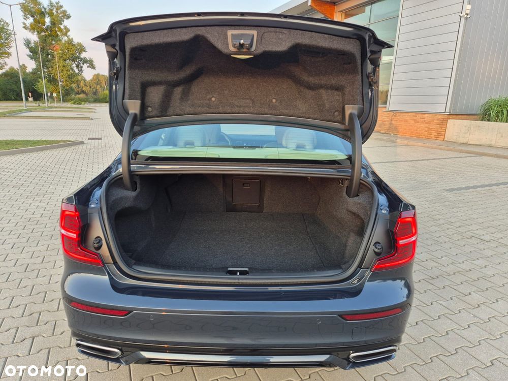 Volvo S60 B5 B AWD R-Design - 17