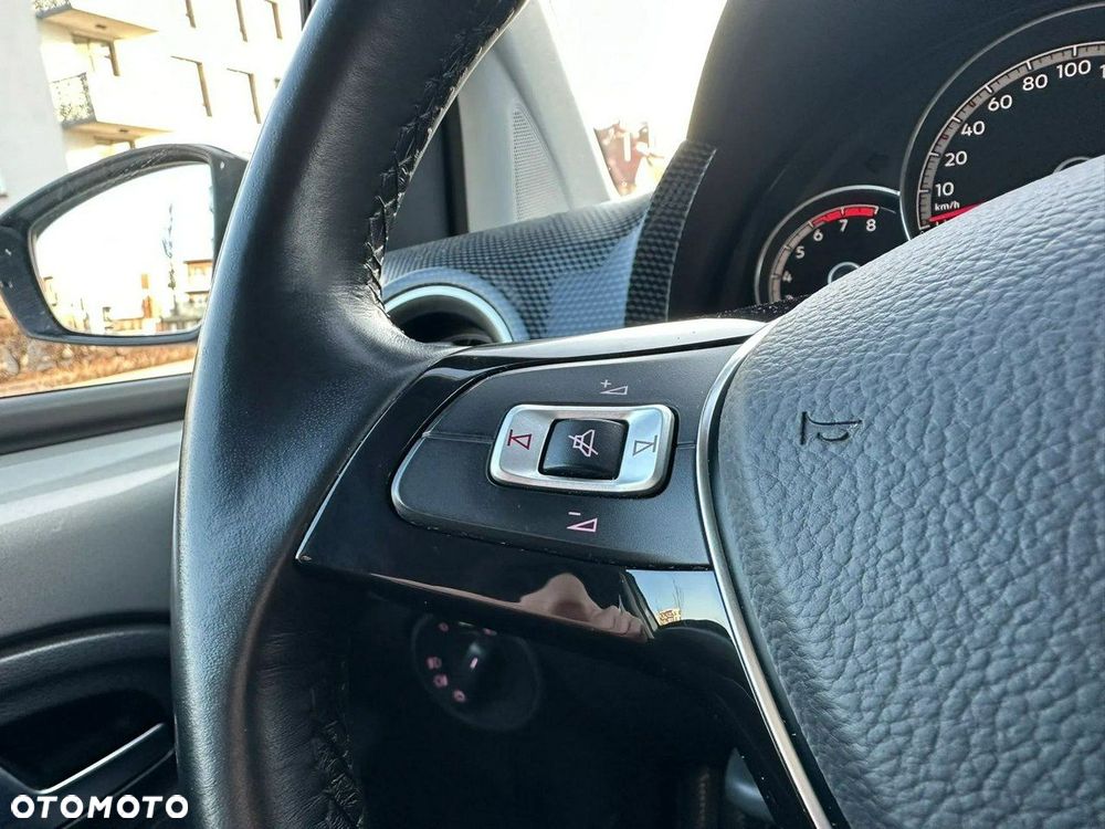 Volkswagen up! 1.0 Black Style - 22