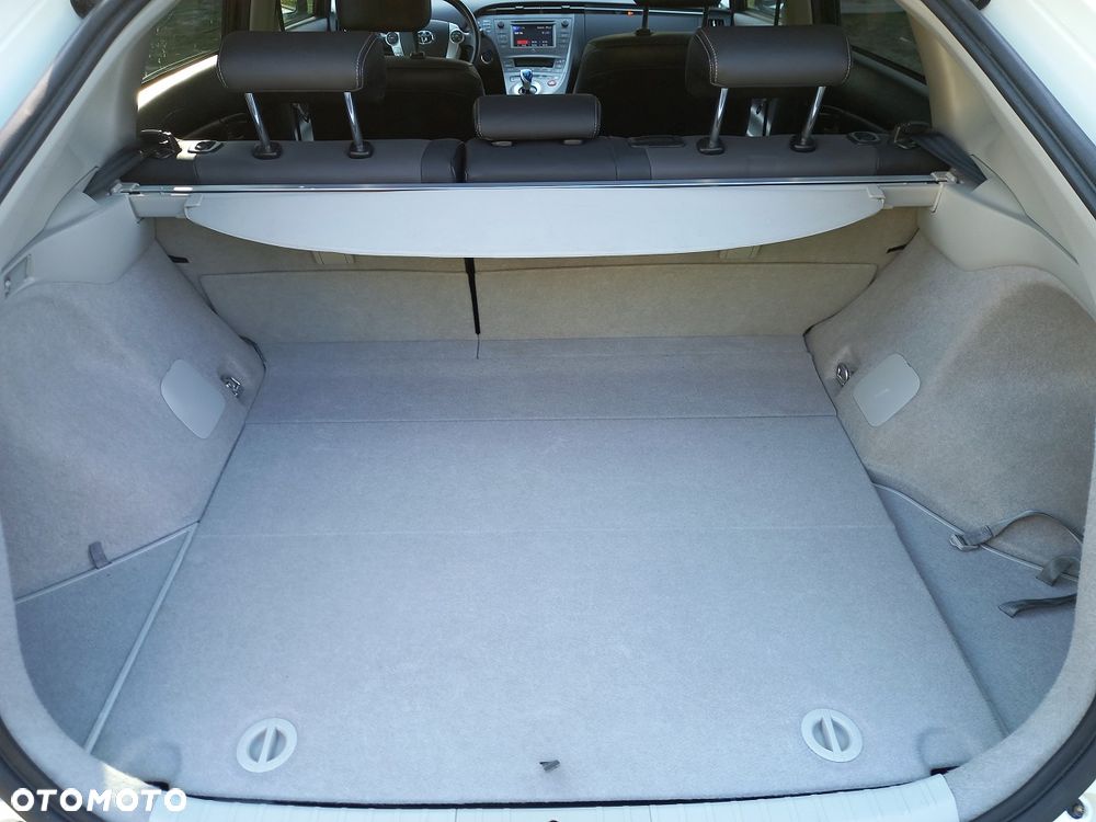 Toyota Prius (Hybrid) Executive - 21