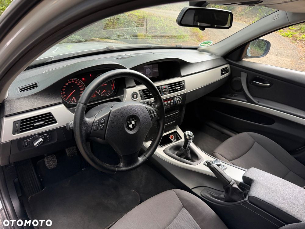 BMW Seria 3 320d DPF - 12