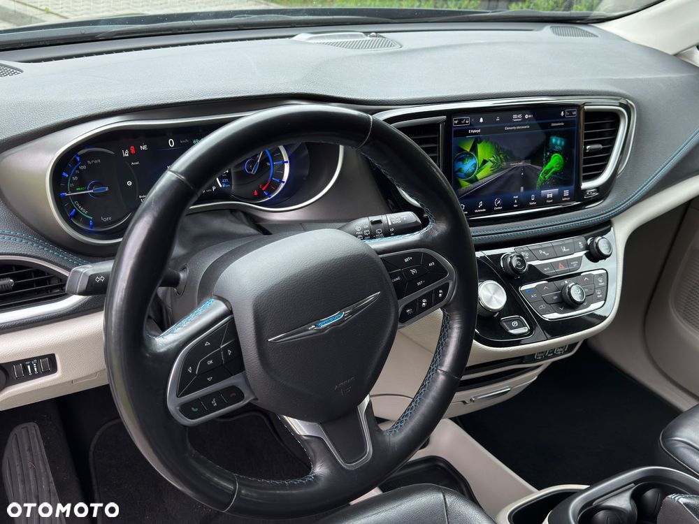 Chrysler Pacifica - 12