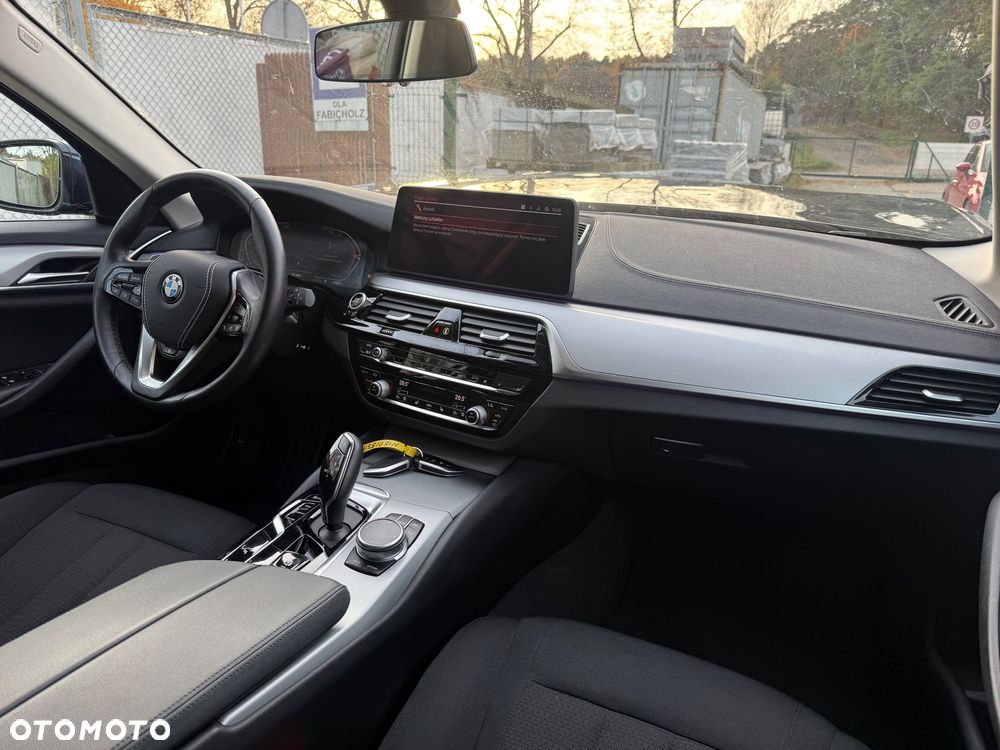 BMW Seria 5 520d Efficient Dynamics - 14