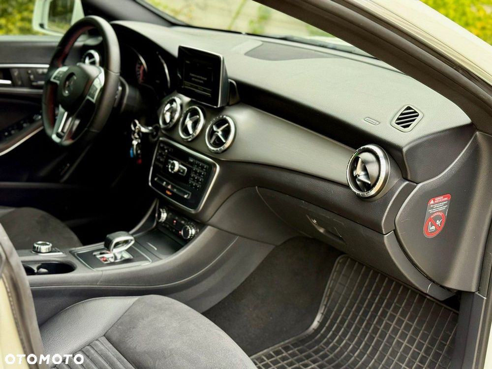 Mercedes-Benz CLA 45 AMG 4-Matic - 7