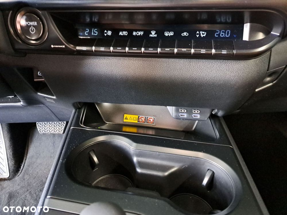 Lexus UX 300h F Sport Design - 25