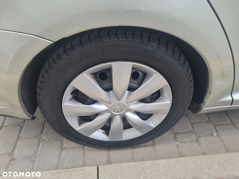 Toyota Avensis - 9