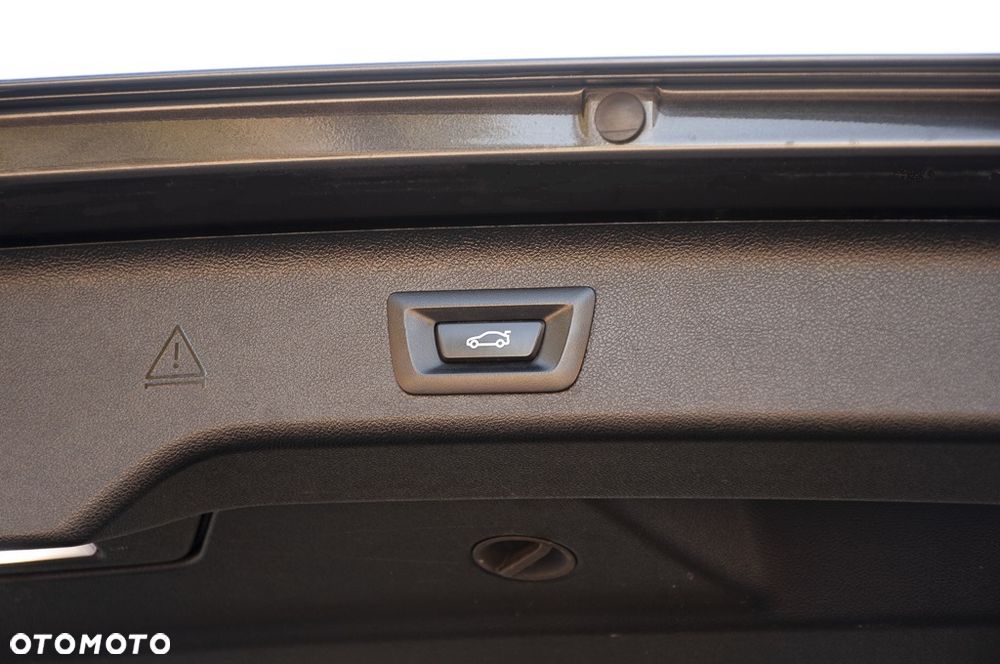 BMW Seria 5 520d Luxury Line sport - 24