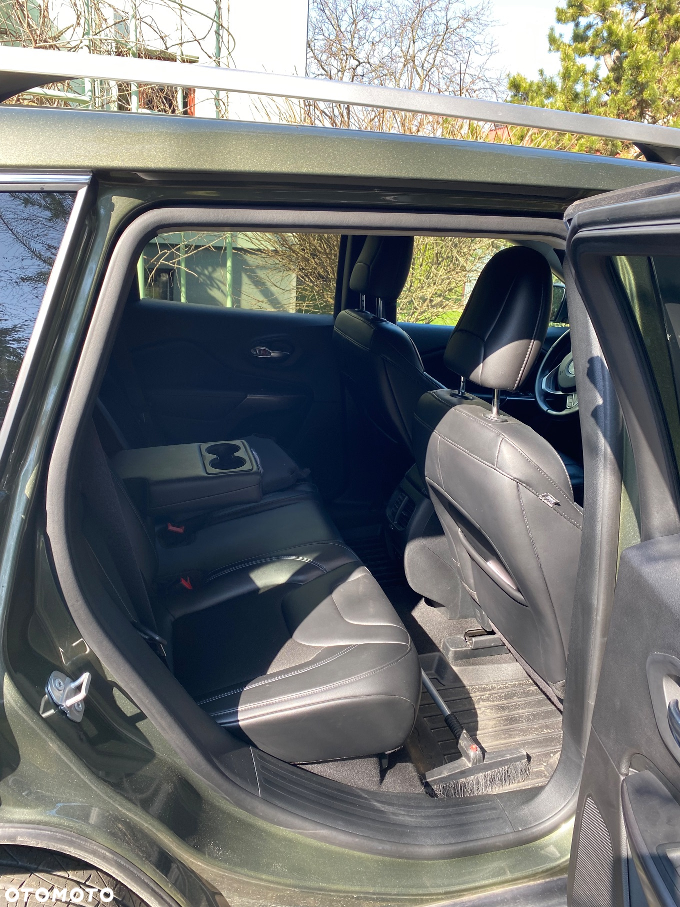 Jeep Cherokee - 12