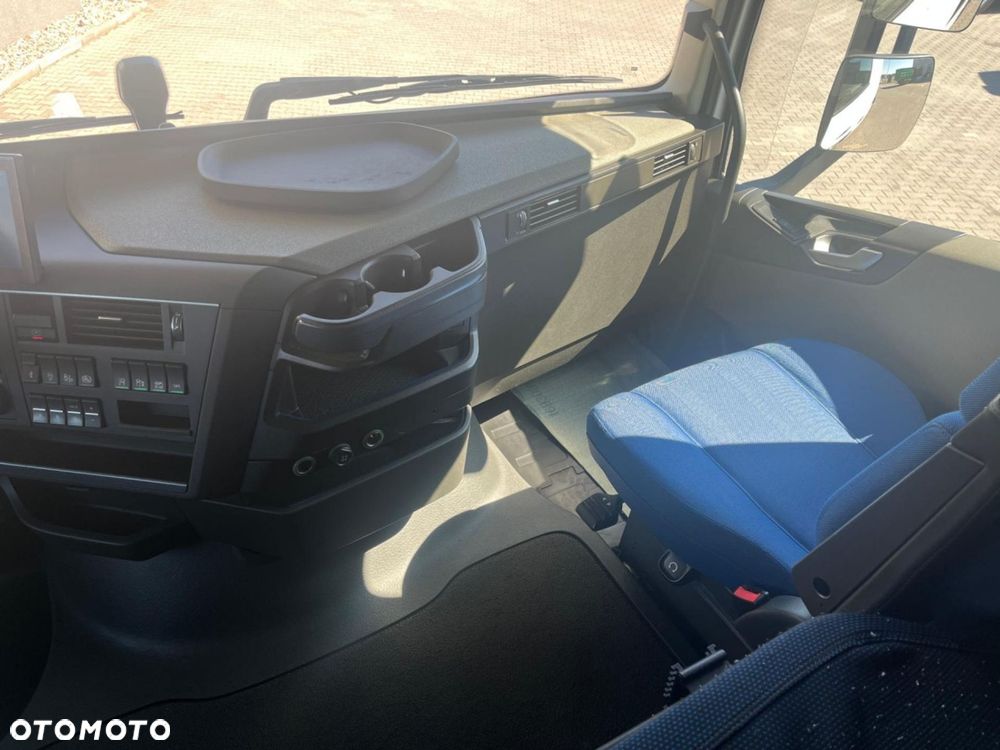 Volvo Volvo FH 4X2 460 Globetrotter XL - 24