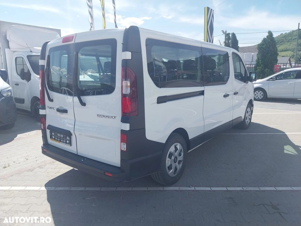 Renault Trafic 2.0 Blue dCi 110 S&S L2 8+1 Life - 16