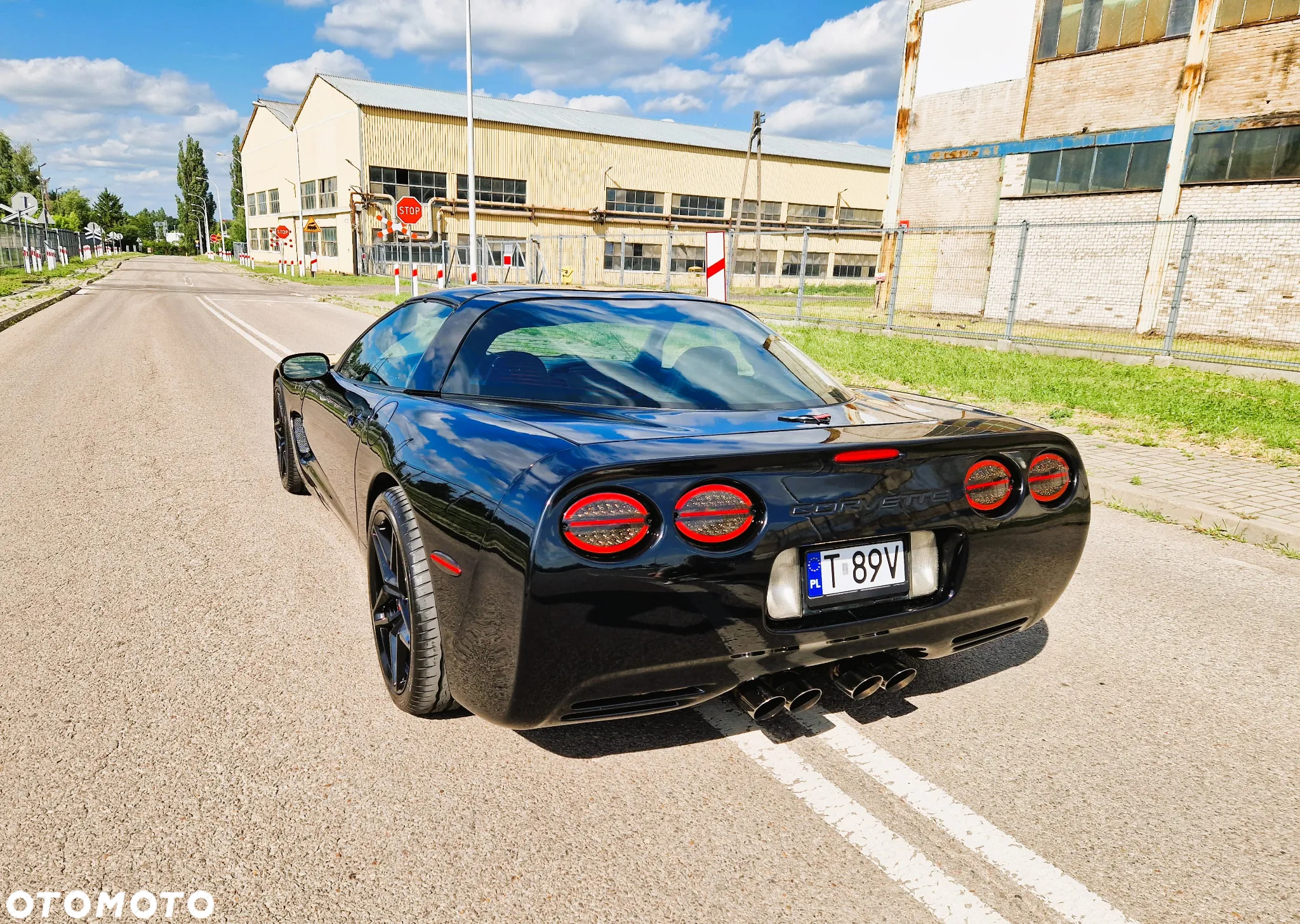 Chevrolet Corvette - 4