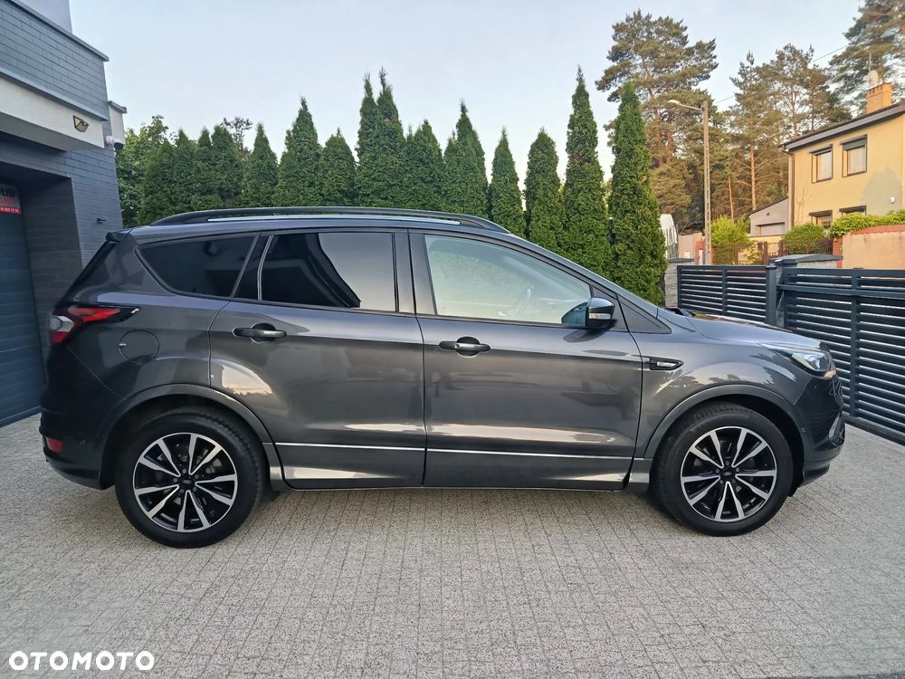 Ford Kuga 1.5 EcoBoost 2x4 ST-Line - 9