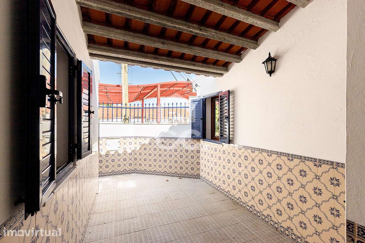 Moradia Térrea de Gaveto T3+1 com Sótão, Logradouro de Entrada, Quinta - Grande imagem: 5/47