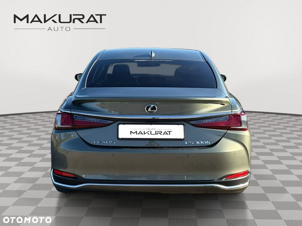 Lexus ES - 7