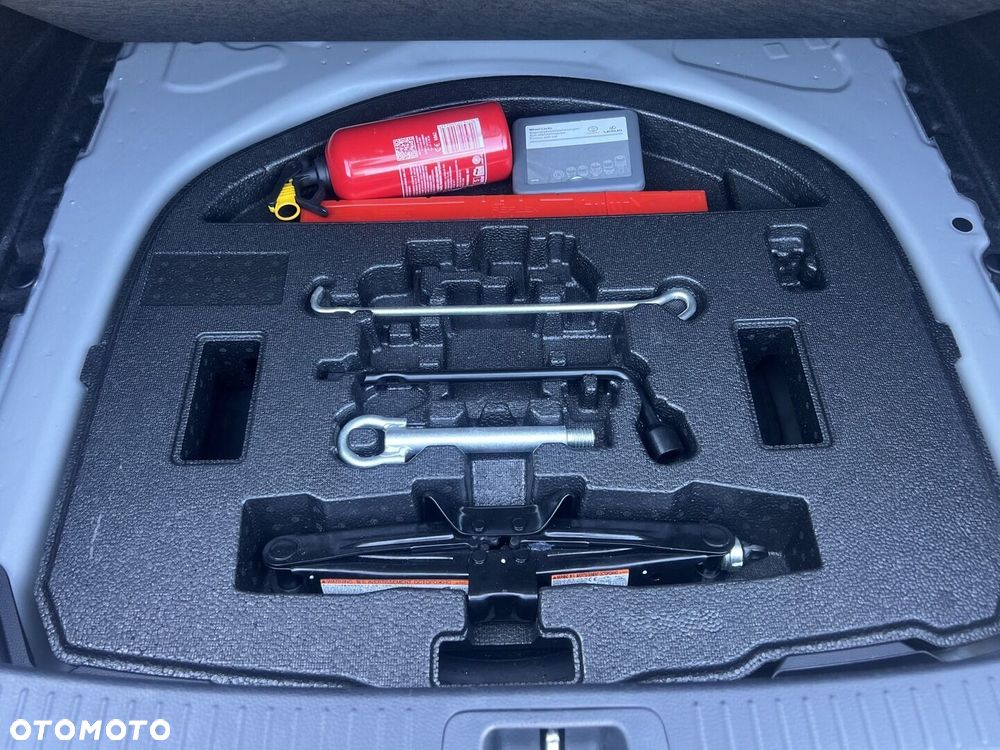 Toyota Corolla 1.8 Hybrid Comfort - 29