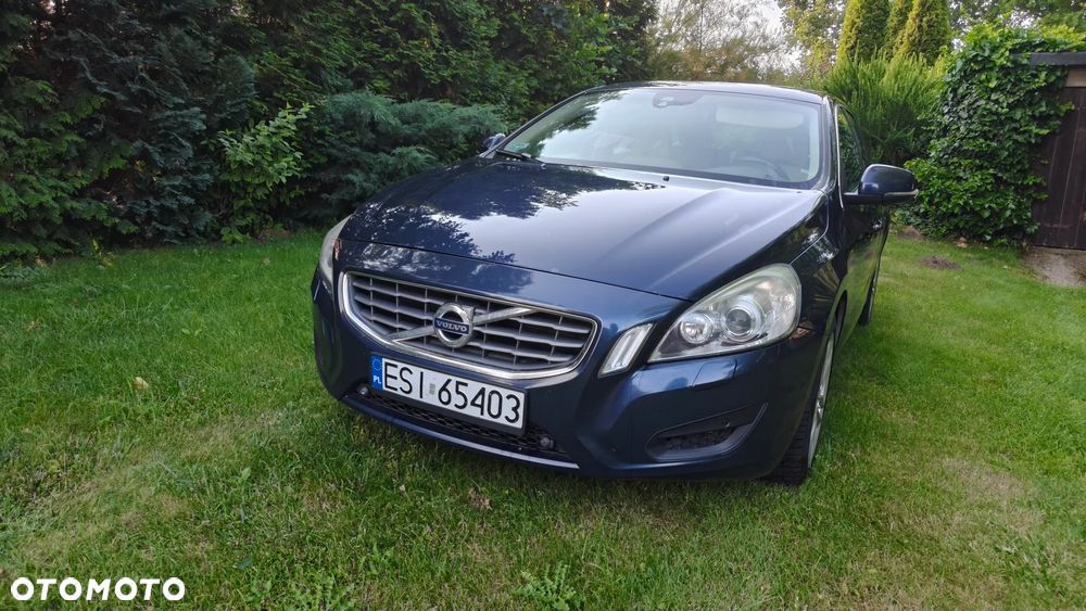 Volvo V60 D4 R-Design Momentum - 3
