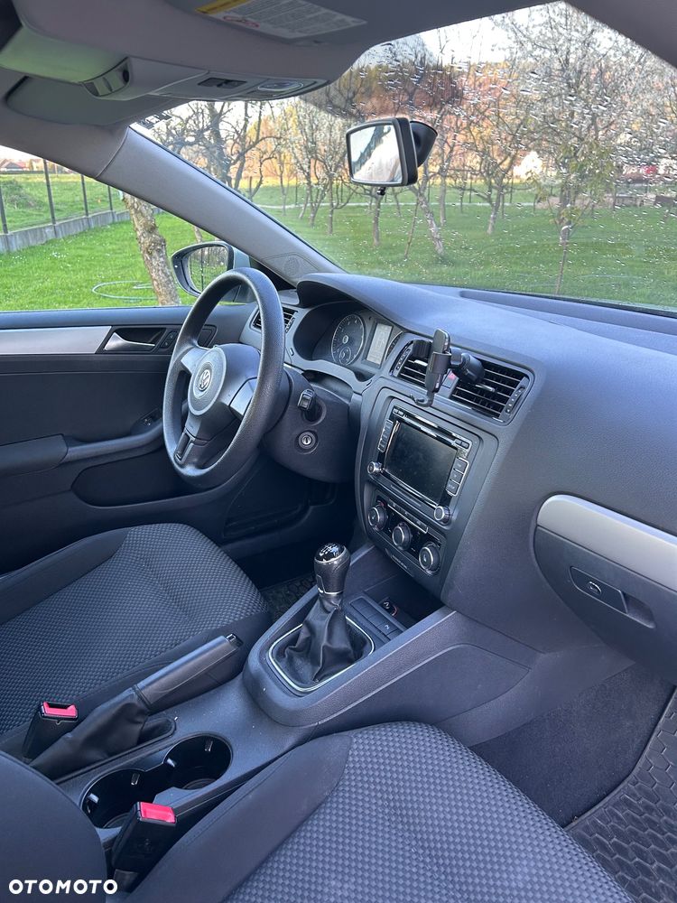 Volkswagen Jetta 1.2 TSI Trendline - 14