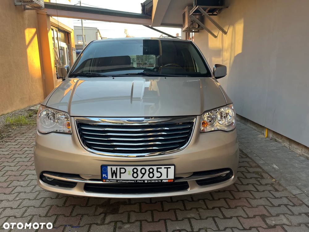 Chrysler Town & Country 3.6 Limited - 7
