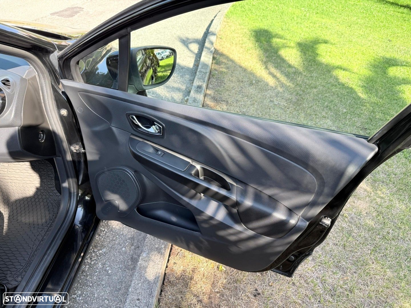 Renault Clio 0.9 TCE Limited - 36