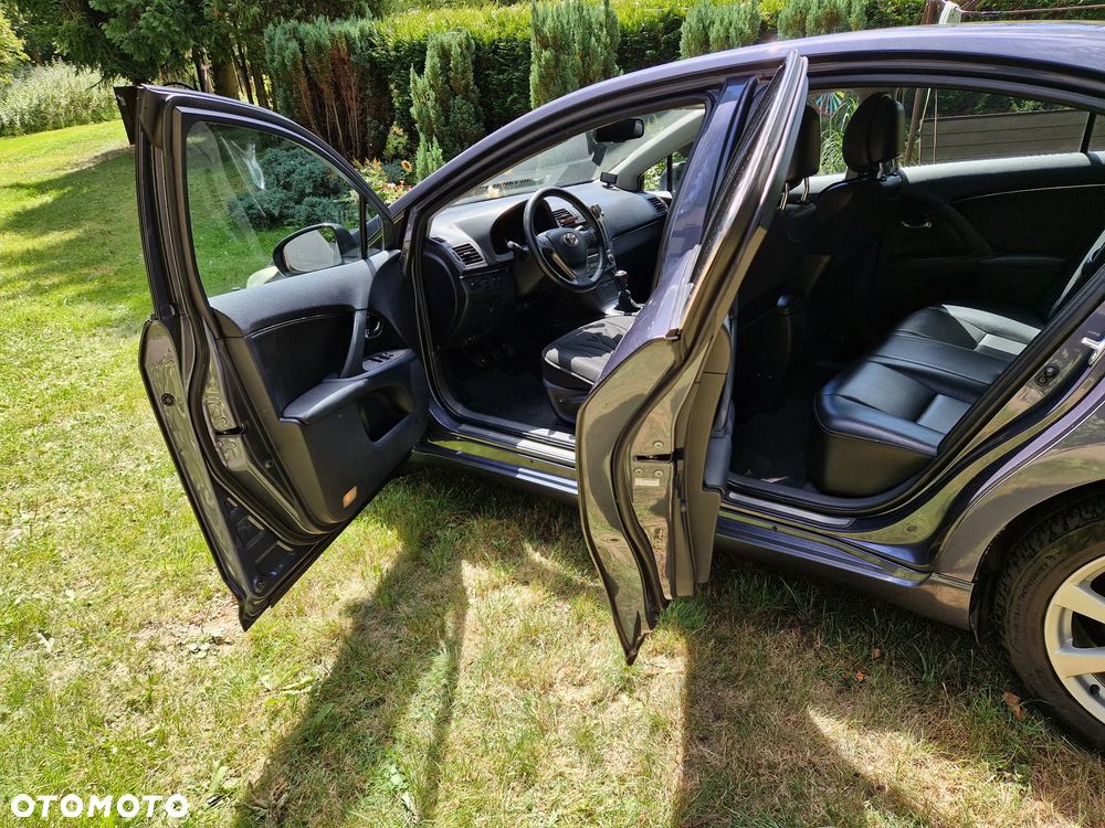 Toyota Avensis 1.8 Premium - 7