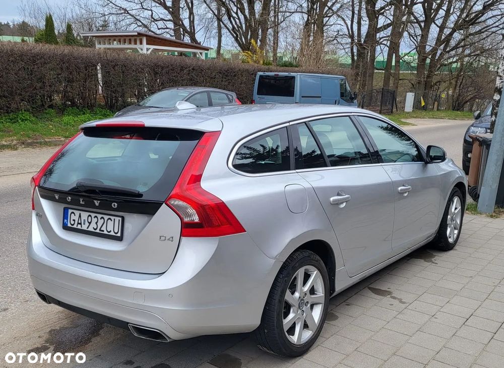 Volvo V60 D4 - 3