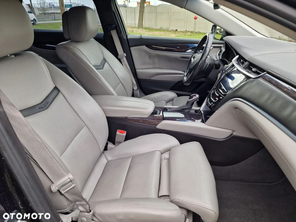 Cadillac XTS - 17