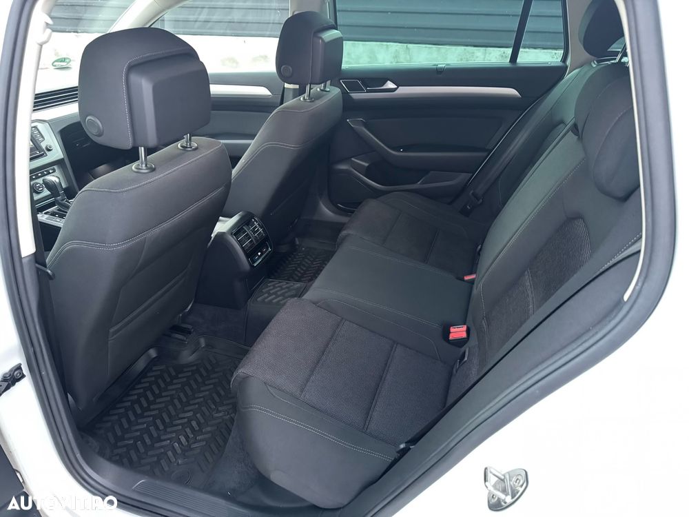 Volkswagen Passat Variant 2.0 TDI DSG Comfortline - 12