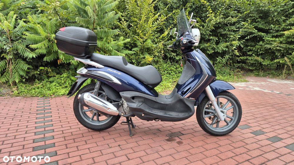 Piaggio Beverly - 1