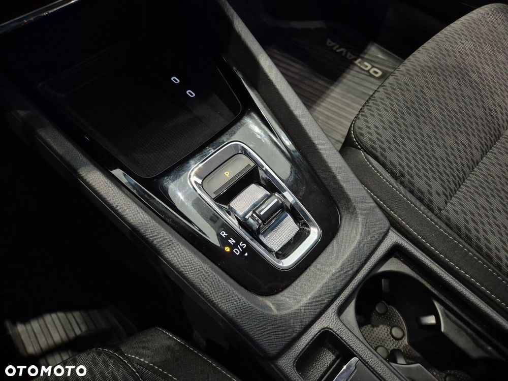 Skoda Octavia 2.0 TDI Style DSG - 14