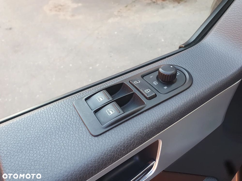 Volkswagen Multivan - 26
