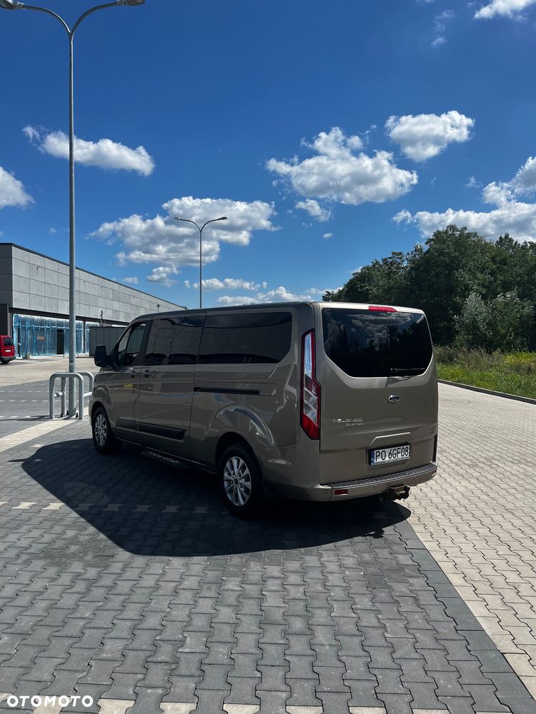 Ford Tourneo Custom - 4