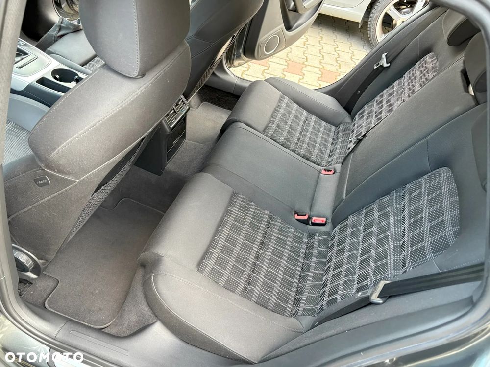 Audi A4 Avant 2.0 TDI Quattro - 11