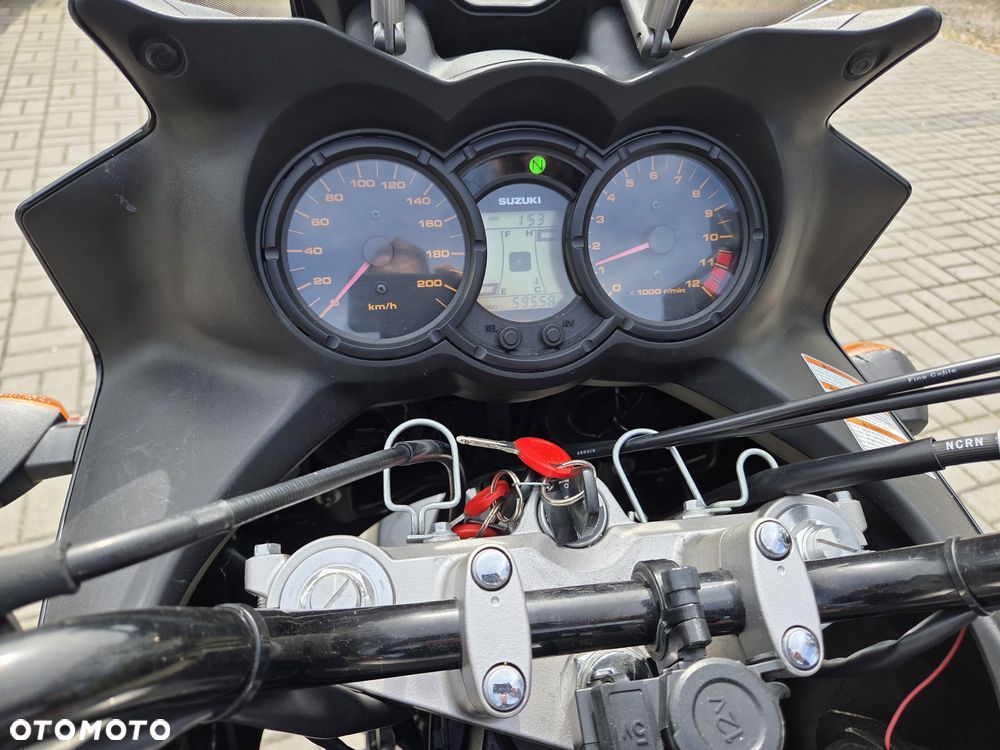 Suzuki V-STROM - 35