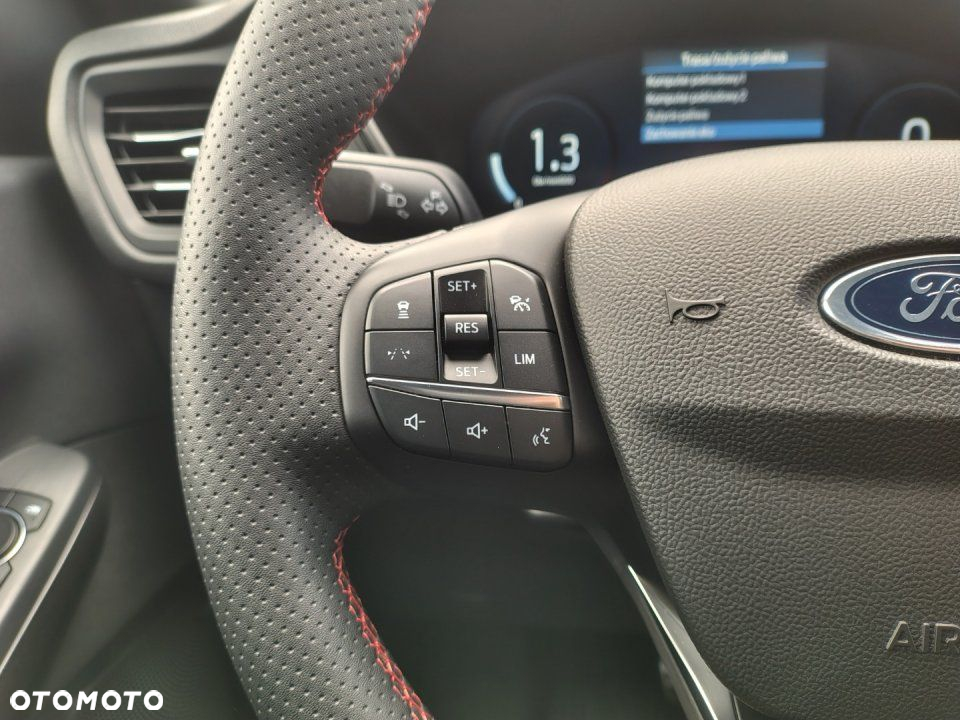 Ford Kuga - 12