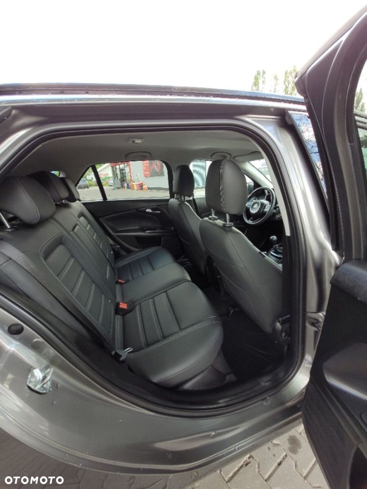 Fiat Tipo 1.4 T-Jet 16v Mirror - 16