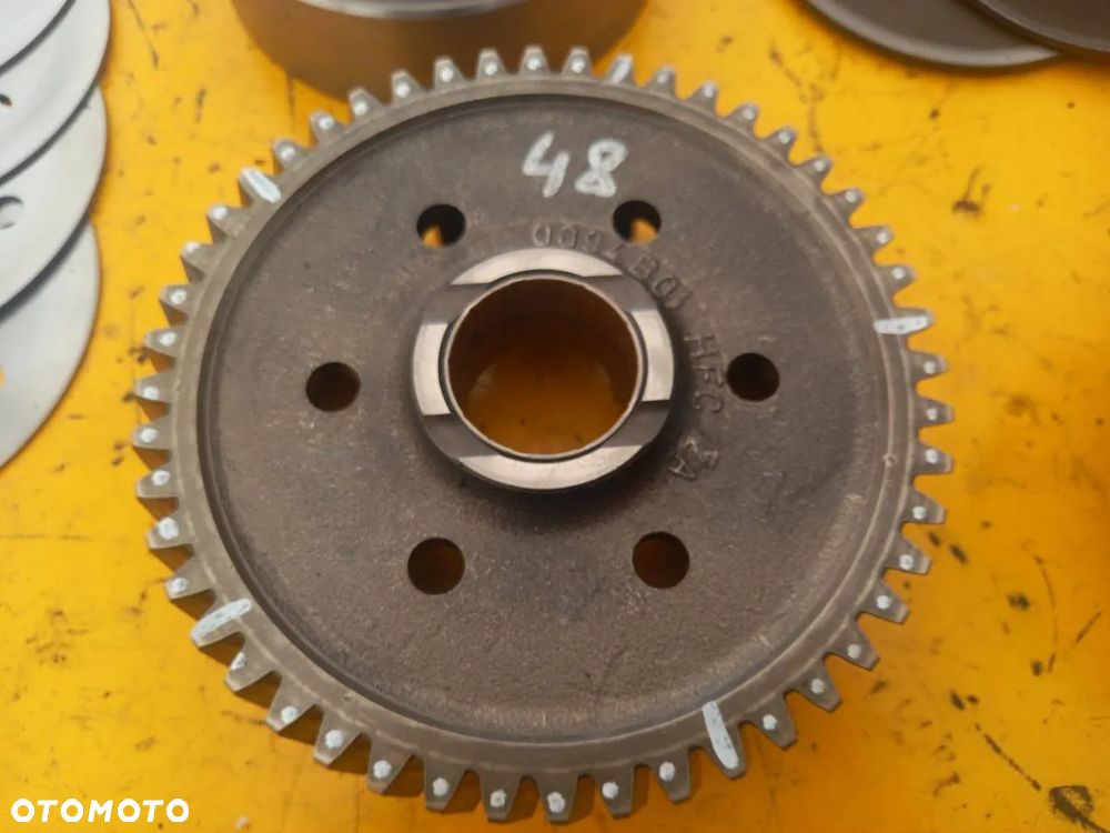 Kosz przedniego napędu Z48 przystawka Massey Ferguson 6180 - 13