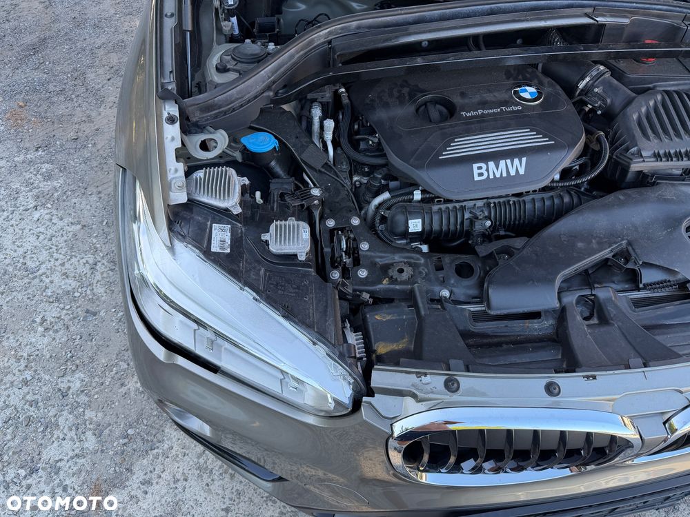 BMW X1 xDrive20i Sport Line - 12