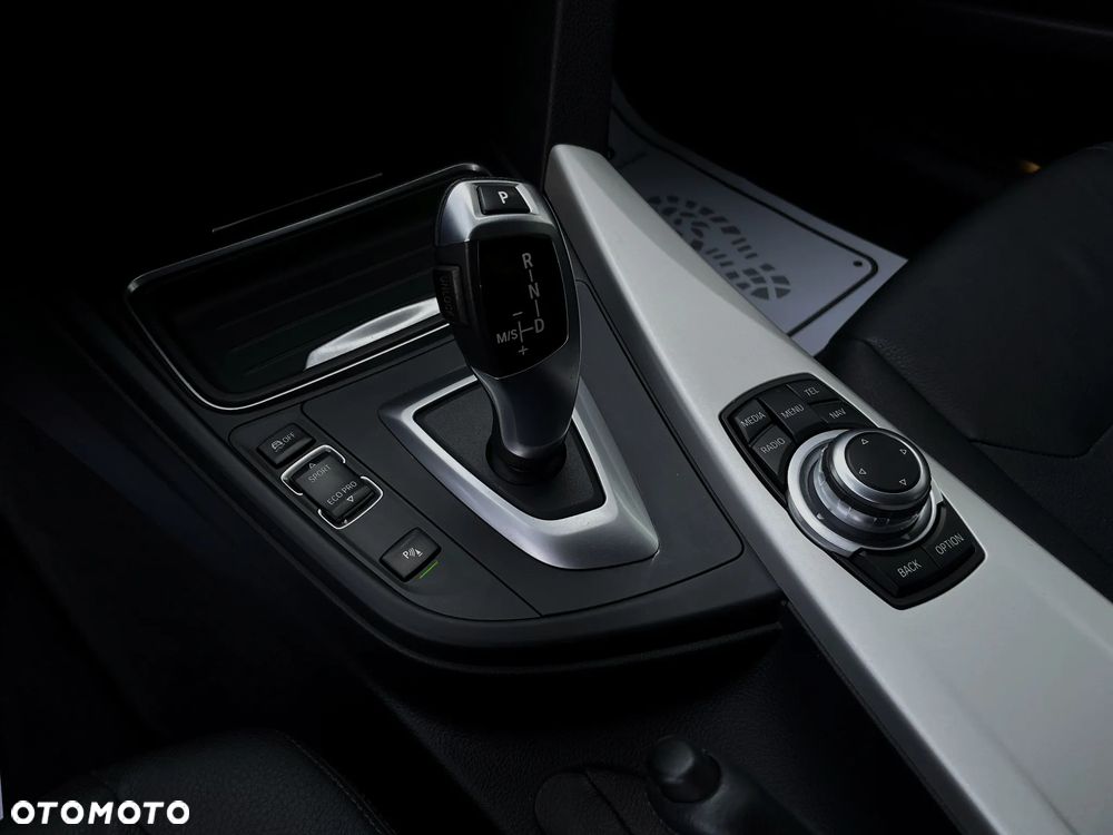 BMW 3GT 320i Modern Line - 30