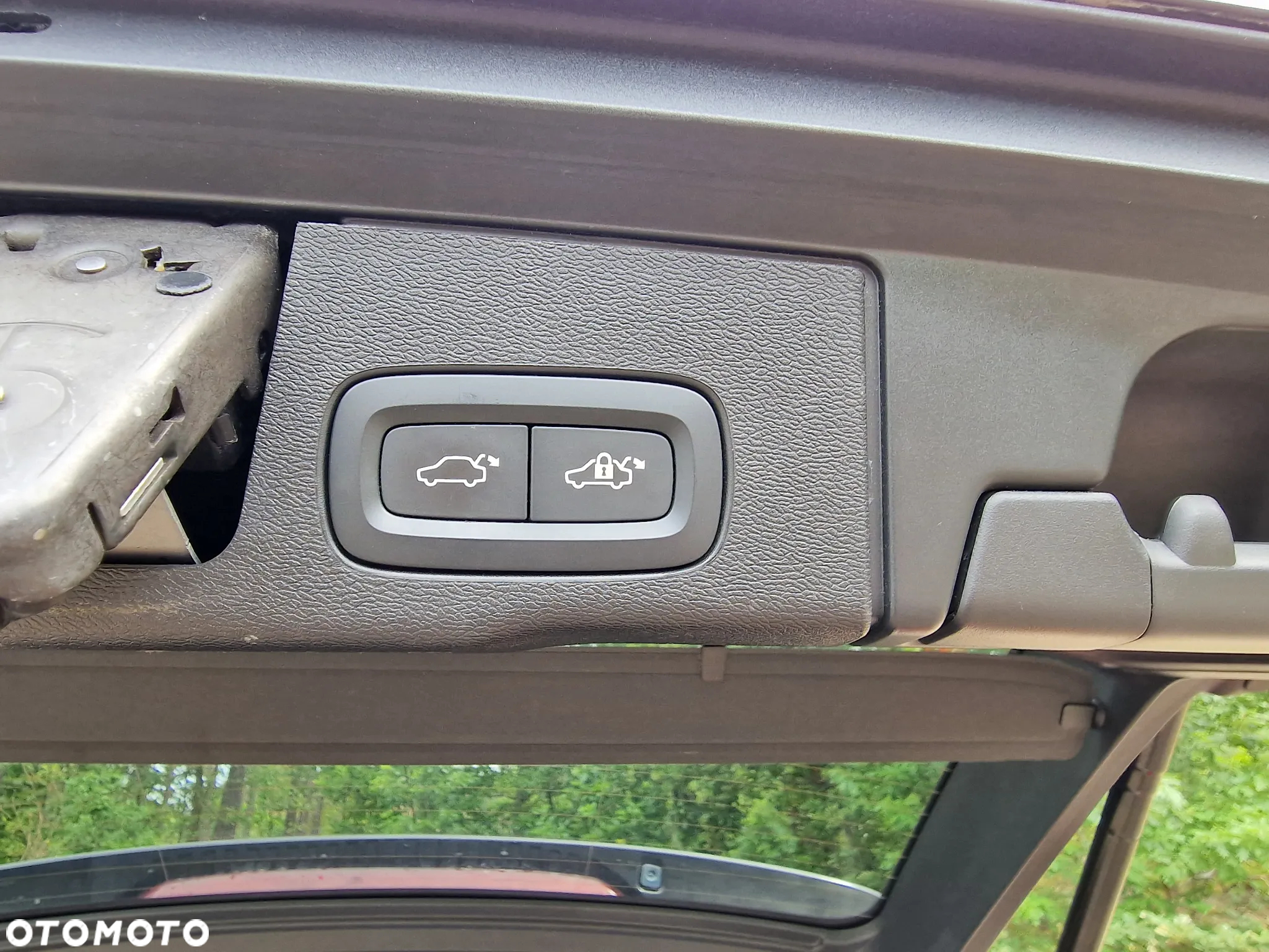 Volvo XC 60 T8 Plug-In Hybrid AWD R-Design - 33