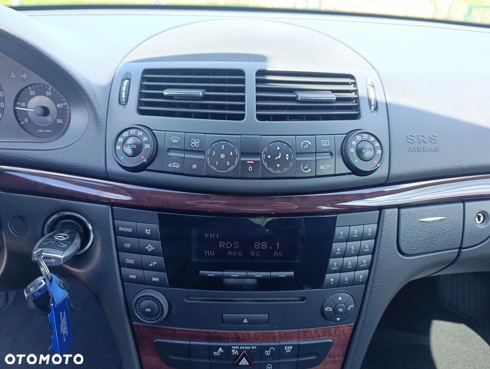 Mercedes-Benz Klasa E 220 CDI Automatik Classic DPF BusinessEDITION - 21