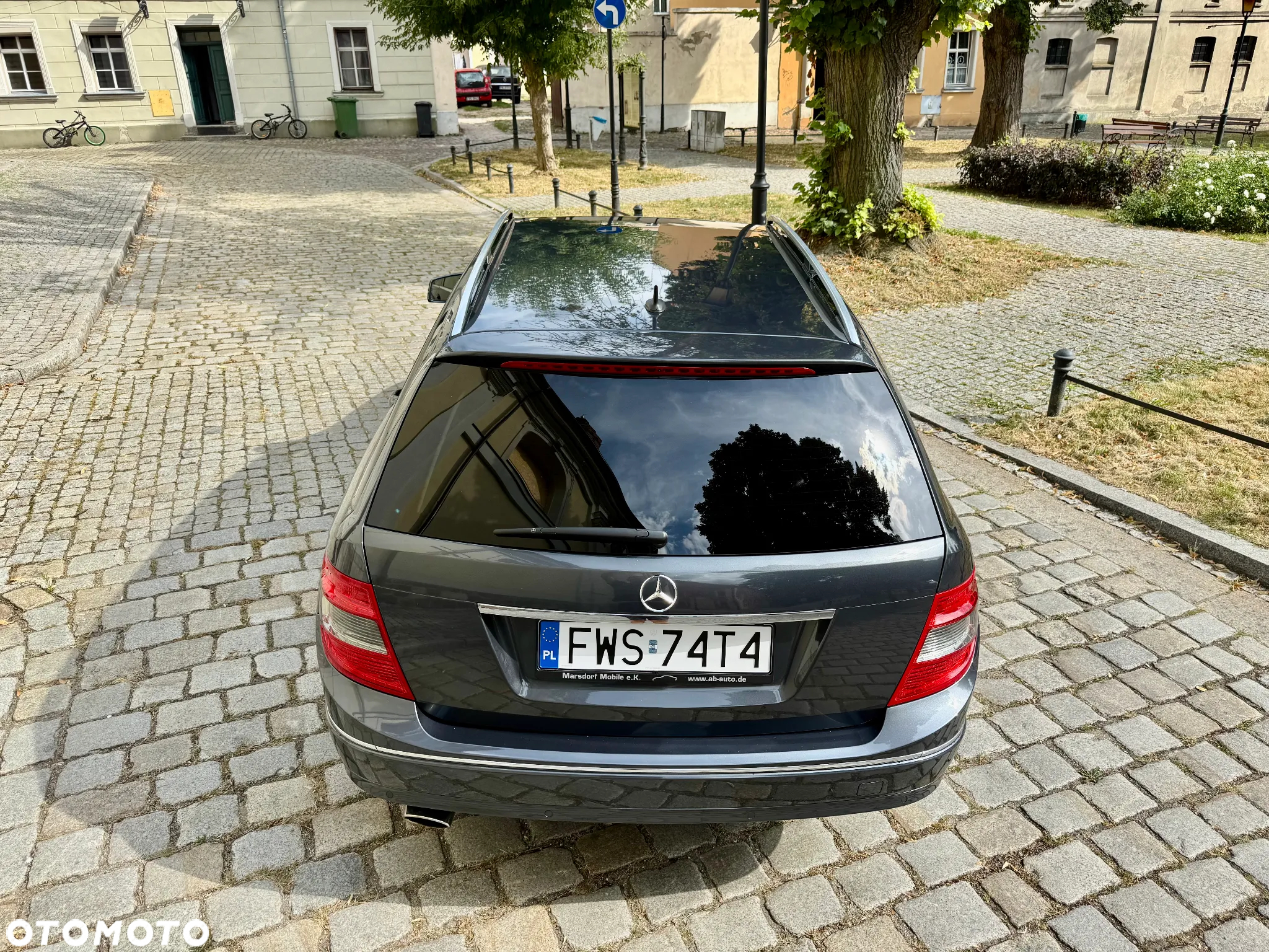 Mercedes-Benz Klasa C 250 CGI T Automatik BlueEFFICIENCY Avantgarde - 16