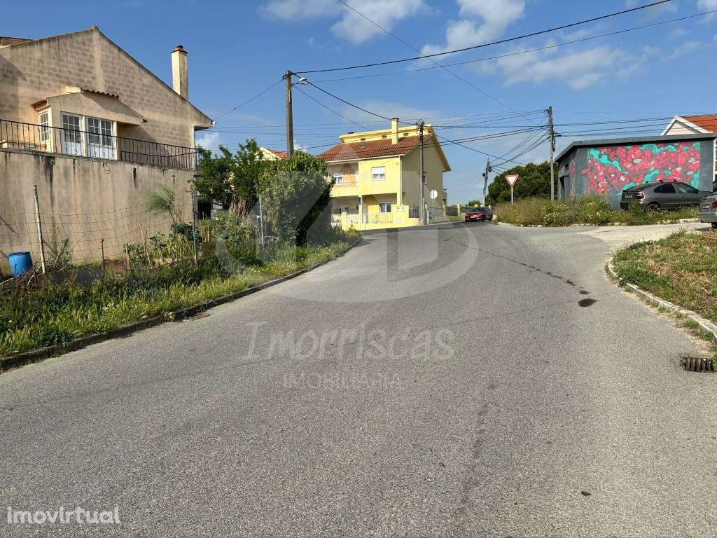 Terreno urbano com 325 m² na Portela da Azóia, Santa Iria de Azóia - Grande imagem: 4/7