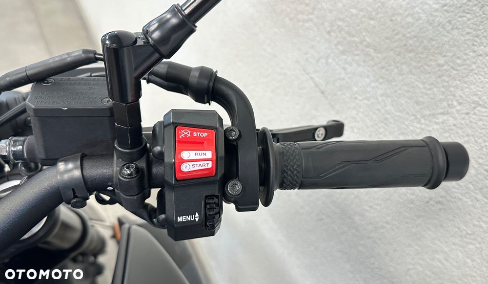 Yamaha MT - 7