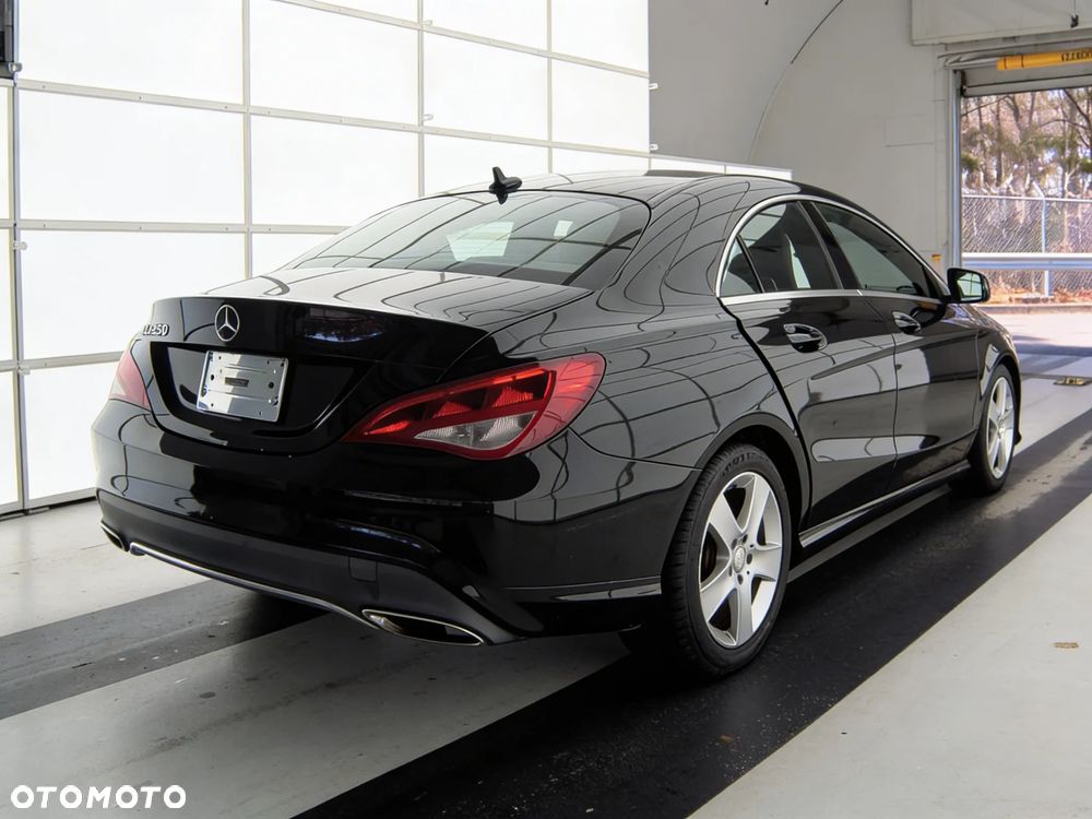 Mercedes-Benz CLA - 4