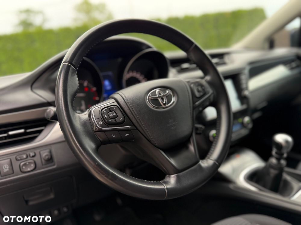 Toyota Avensis 2.0 D-4D Premium - 15
