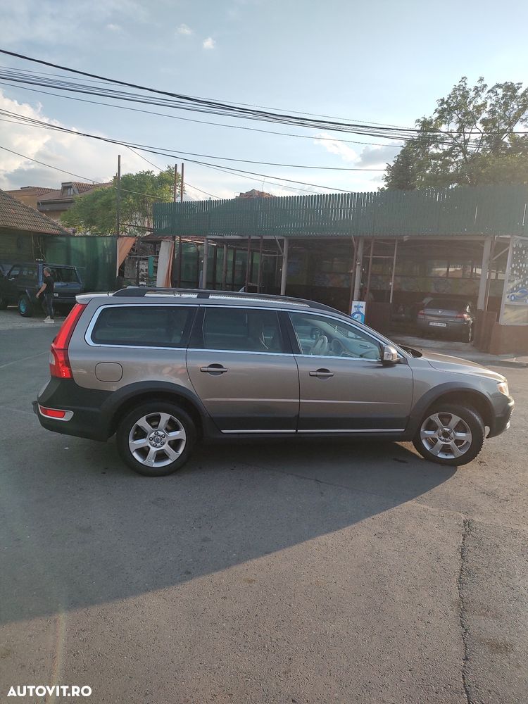 Volvo XC 70 D5 AWD Geartronic Momentum - 3