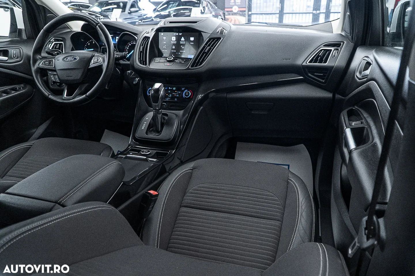 Ford Kuga 2.0 TDCi 4WD Powershift Titanium - 3
