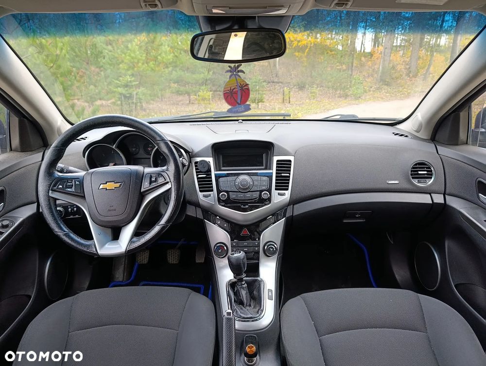 Chevrolet Cruze - 11
