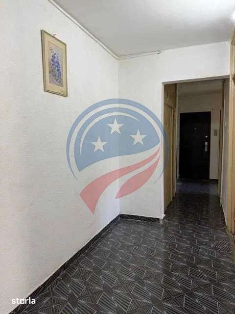 APARTAMENT 3 CAMERE DECOMANDATE - BRAZDA LUI NOVAC — fotografia 3