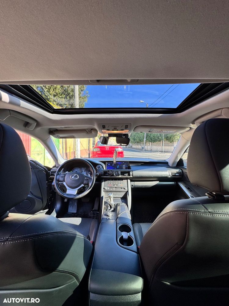 Lexus Seria IS 300h Executive - 4